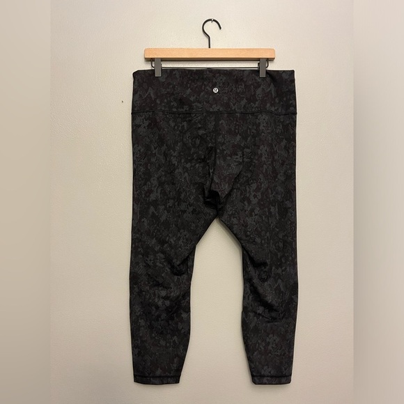 Lululemon Wunder Train High-Rise Tight 25" - Size 18 - Picture 10 of 14
